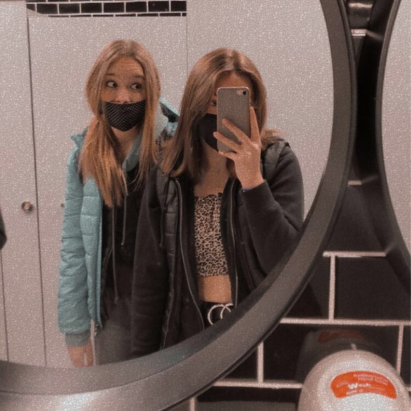 Meet your Posher, Sasha - Picture 1 of 1